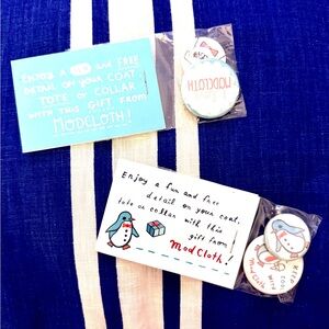 🩵🤍❤️ NWT/ Cute ModCloth Pins - Set of 2